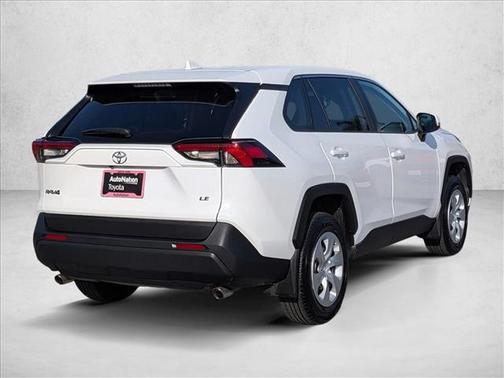 Ice Cap 2025 Toyota RAV4 LE