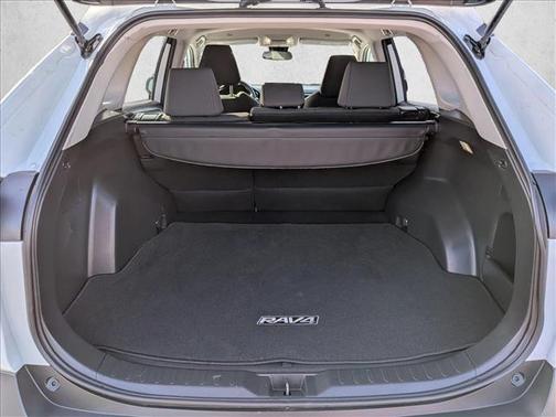 Ice Cap 2025 Toyota RAV4 LE