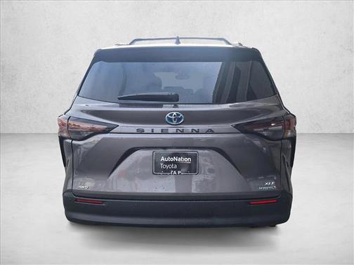 2024 Toyota Sienna XLE