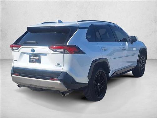 2023 Toyota RAV4 Hybrid SE
