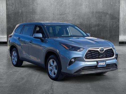 2024 Toyota Highlander LE