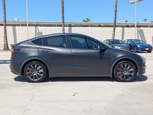 2021 Tesla Model Y Standard Range Rear-Wheel Drive