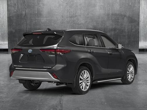 2025 Toyota Highlander Hybrid Platinum