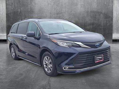 2023 Toyota Sienna XLE 7 Passenger