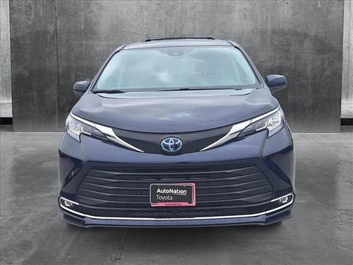 2023 Toyota Sienna XLE 7 Passenger
