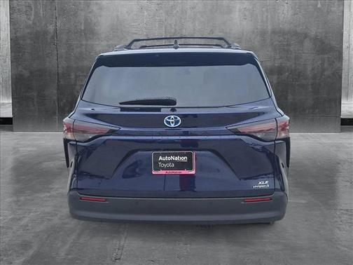 2023 Toyota Sienna XLE 7 Passenger