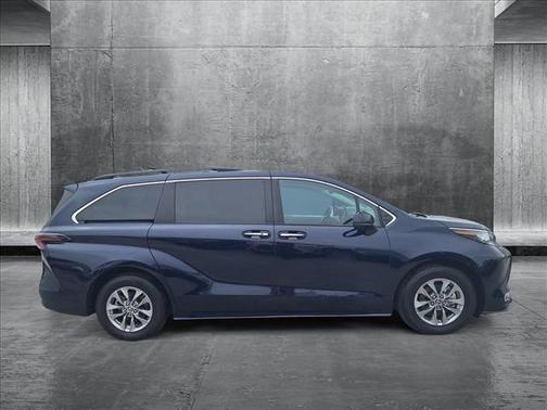 2023 Toyota Sienna XLE 7 Passenger