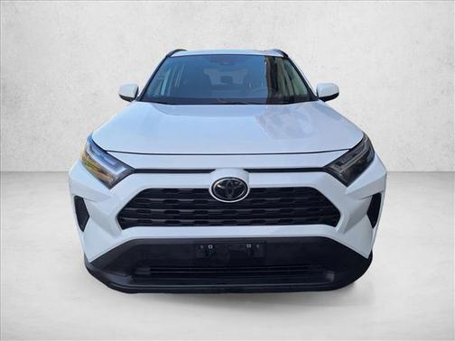 Ice Cap 2024 Toyota RAV4 XLE