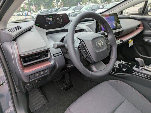 2025 Toyota Prius L