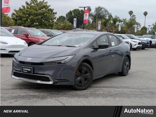 2025 Toyota Prius L