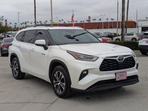 2021 Toyota Highlander Hybrid XLE