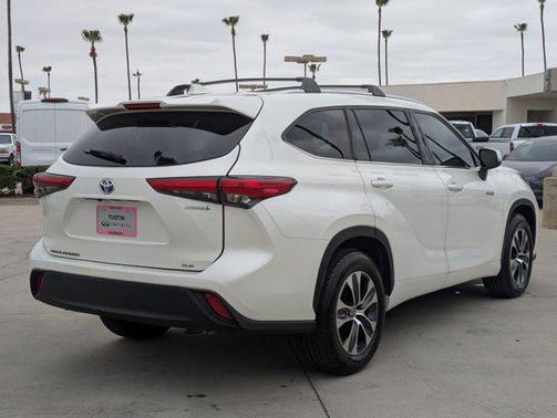 2021 Toyota Highlander Hybrid XLE