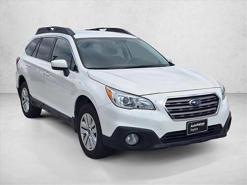 Crystal White Pearl 2017 Subaru Outback 2.5i