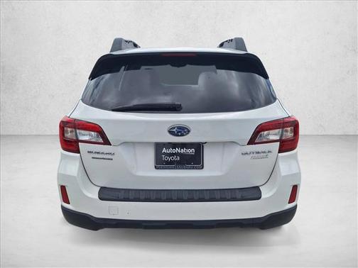 Crystal White Pearl 2017 Subaru Outback 2.5i
