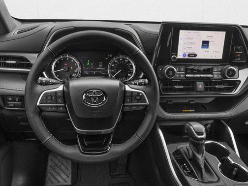 Wind Chill Pearl 2026 Toyota Highlander XSE
