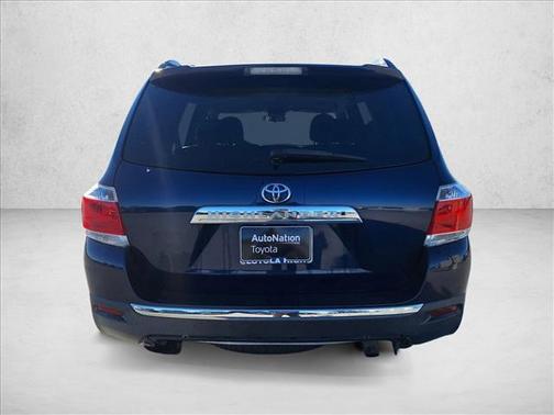 2013 Toyota Highlander SE