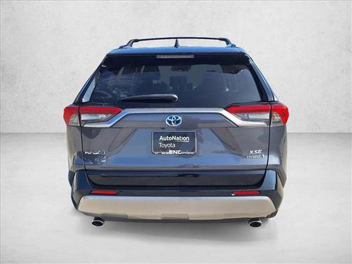 2023 Toyota RAV4 Hybrid SE