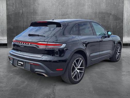 2022 Porsche Macan Base