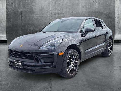 2022 Porsche Macan Base