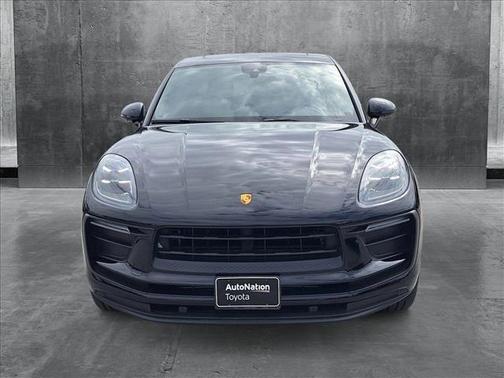 2022 Porsche Macan Base