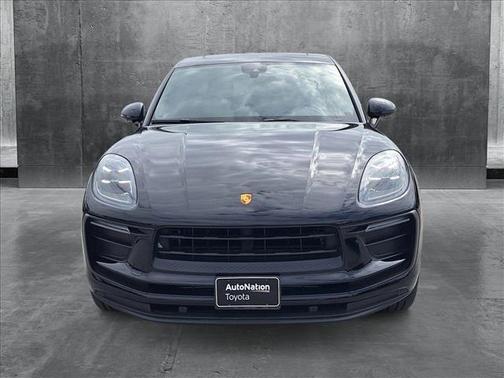 2022 Porsche Macan Base