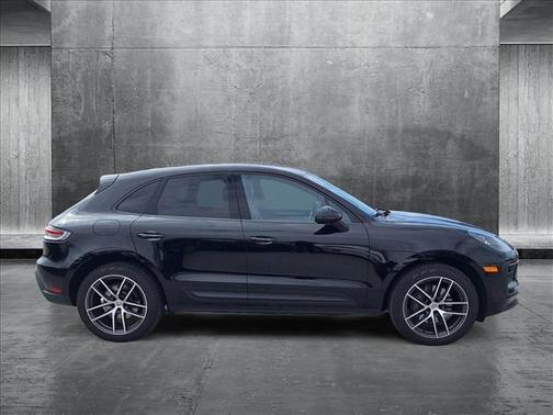 2022 Porsche Macan Base