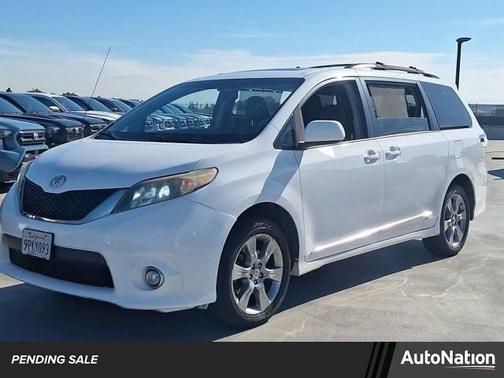 2012 Toyota Sienna SE
