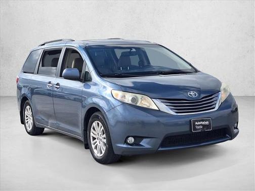 2017 Toyota Sienna XLE