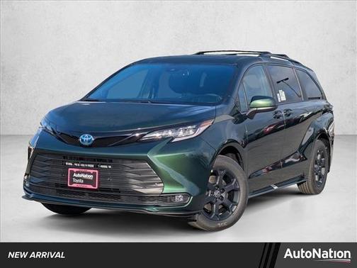 2025 Toyota Sienna Woodland Edition