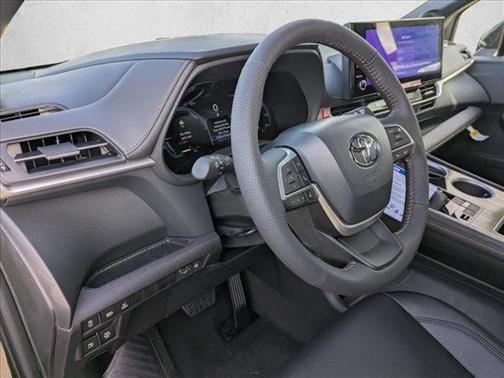 2025 Toyota Sienna Woodland Edition