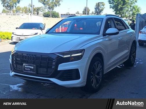 2022 Audi Q8 55 Premium