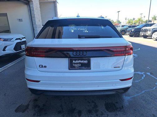 2022 Audi Q8 55 Premium
