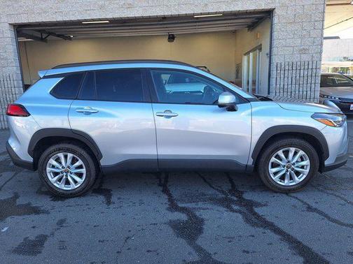 Sonic Silver 2024 Toyota Corolla Cross LE