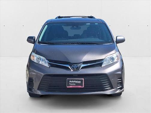 2020 Toyota Sienna LE