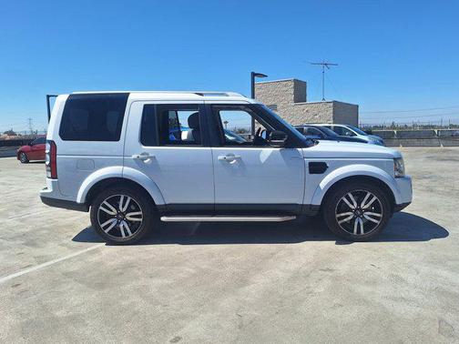 2016 Land Rover LR4 Base