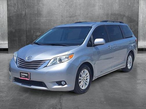 2015 Toyota Sienna XLE