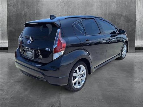 2017 Toyota Prius c Four