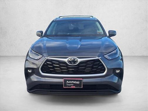 2025 Toyota Highlander Hybrid XLE