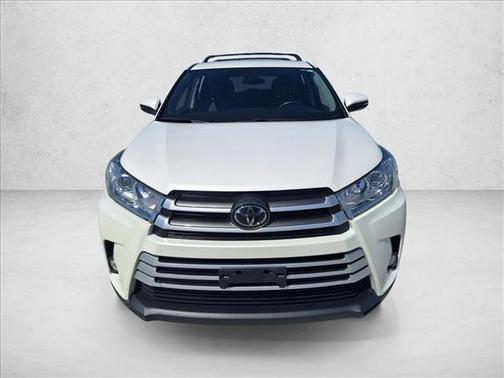Blizzard Pearl 2019 Toyota Highlander LE Plus