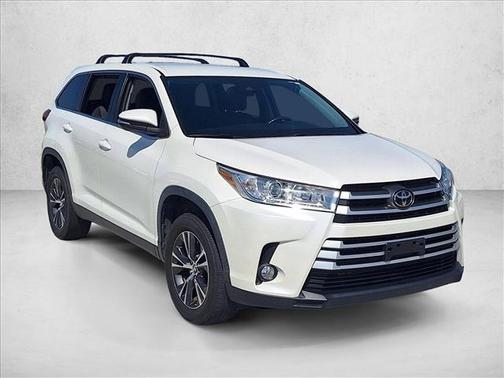 Blizzard Pearl 2019 Toyota Highlander LE Plus