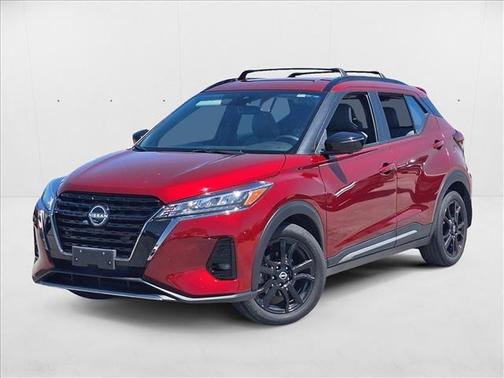 2022 Nissan Kicks SR