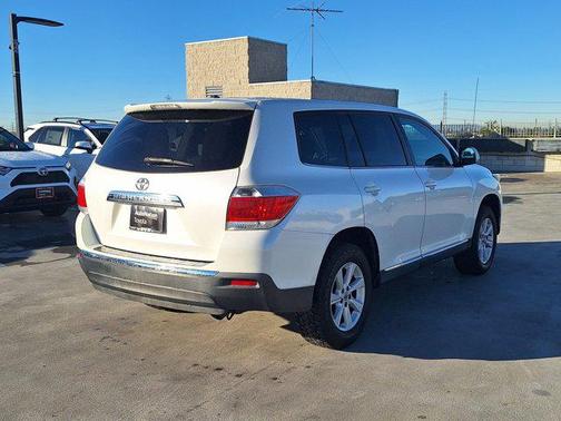 2012 Toyota Highlander SE