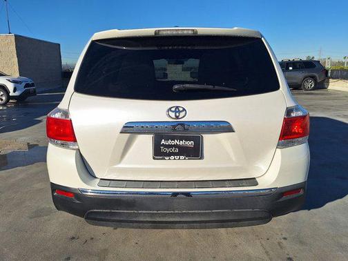 2012 Toyota Highlander SE