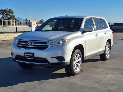 2012 Toyota Highlander SE