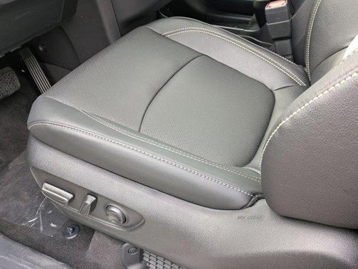 2025 Toyota Sienna Platinum 7 Passenger