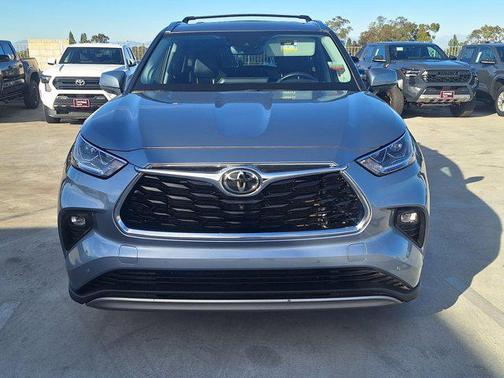 2022 Toyota Highlander Platinum
