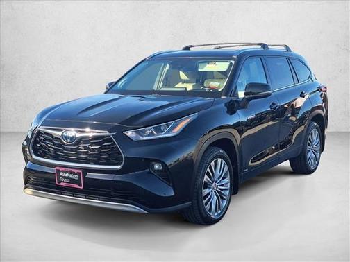 2021 Toyota Highlander Hybrid Platinum