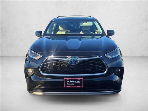 2021 Toyota Highlander Hybrid Platinum