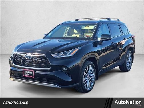 2021 Toyota Highlander Hybrid Platinum