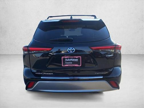 2021 Toyota Highlander Hybrid Platinum